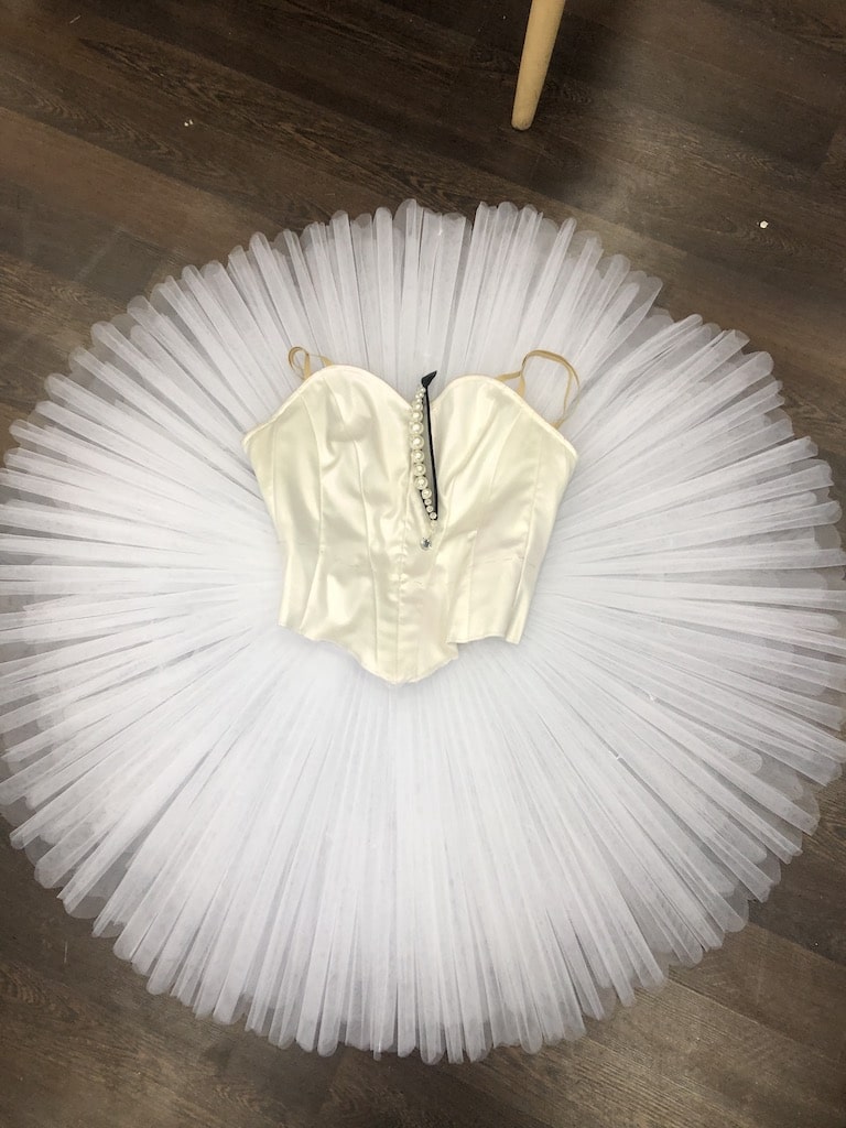 Костюмы театральные (балетная пачка и головное украшение) в Тбилиси